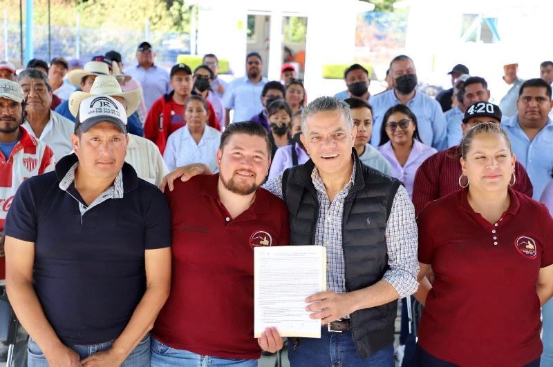 Antonio Martínez inaugura la planta tratadora de aguas residuales en Tetela